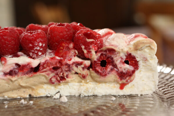 Pavlova Framboise Vanille Grillée – Image 4