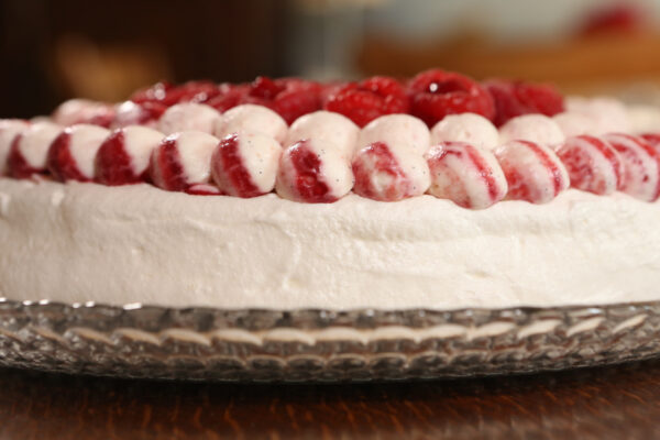 Pavlova Framboise Vanille Grillée – Image 3